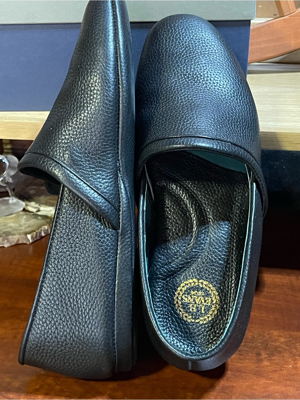 Men’s Sz 11.5 L.B. Evan’s 1904 Full Leather Upper Slippers
